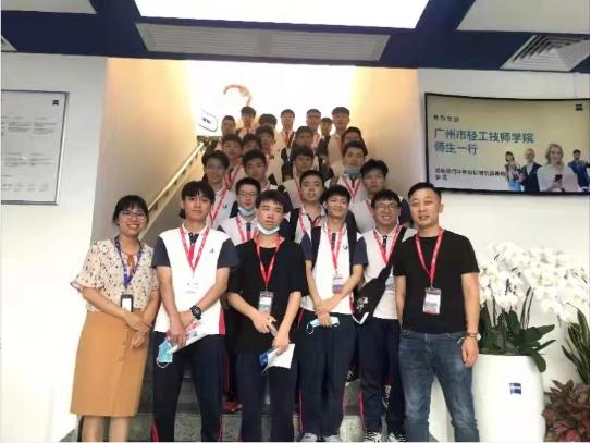 最新名企招聘,最新名企招聘，小巷深處的獨特小店，等你來(lái)探索！