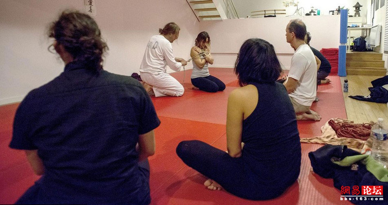 繩虐網(wǎng)網(wǎng)最新動態(tài)，變化中的學(xué)習(xí)之旅，自信與成就感的源泉