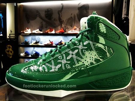 揭秘籃球傳奇雷阿倫的裝備升級之路，最新戰靴亮相！