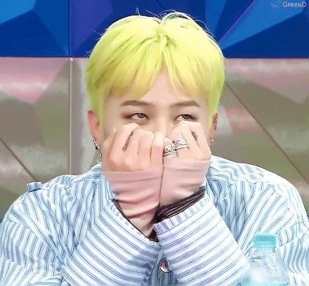 耐克最新海報引領(lǐng)運動(dòng)風(fēng)尚，激發(fā)無(wú)限潛能，展示時(shí)尚力量