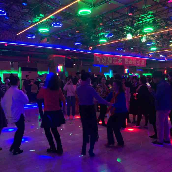 最新上海舞廳地址匯總，舞動(dòng)魔都的熱門(mén)場(chǎng)所揭秘