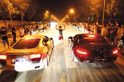 新疆車(chē)禍最新消息，探索自然美景不受阻礙