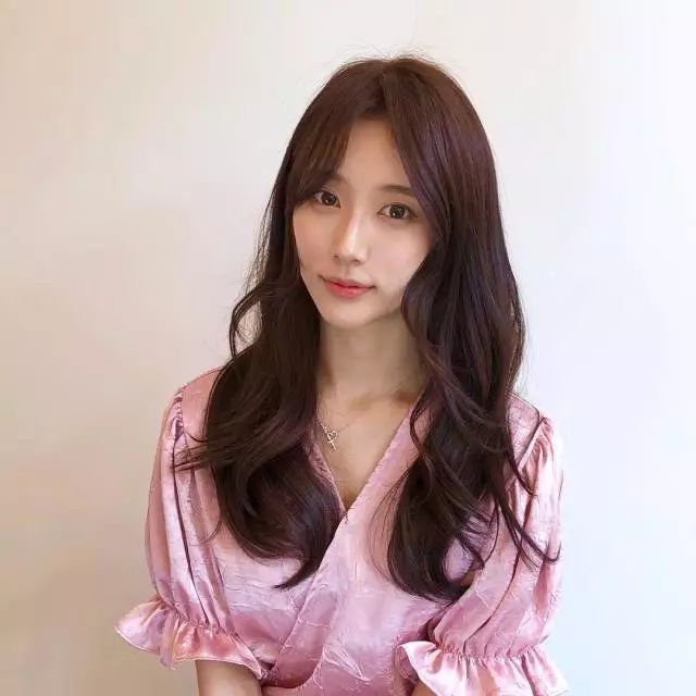 2024中長(cháng)發(fā)最新發(fā)型女，指南與步驟詳解，打造時(shí)尚發(fā)型！