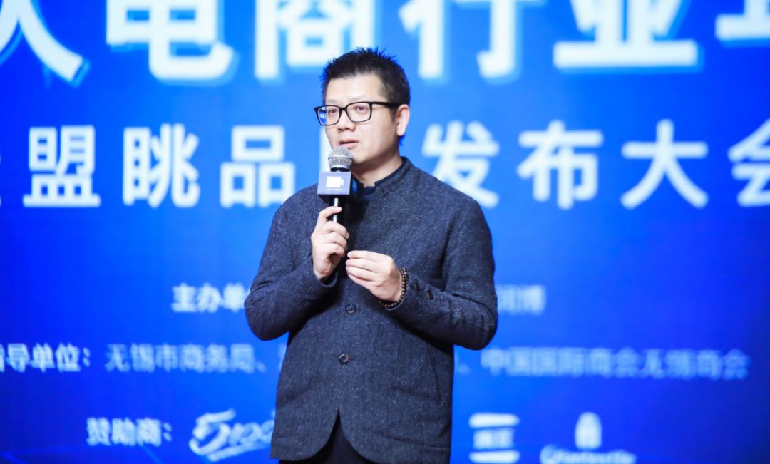 方凱雷最新,方凱雷最新動(dòng)態(tài)，探索科技前沿，引領(lǐng)行業(yè)創(chuàng  )新