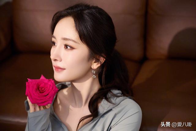 最新楊冪視頻聚焦，熱門(mén)話(huà)題與看點(diǎn)一網(wǎng)打盡