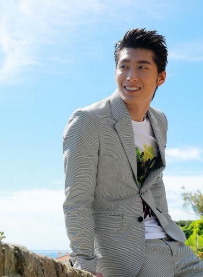 揭秘演員張博背后的神秘愛情故事，與妻子的娛樂圈愛情故事曝光