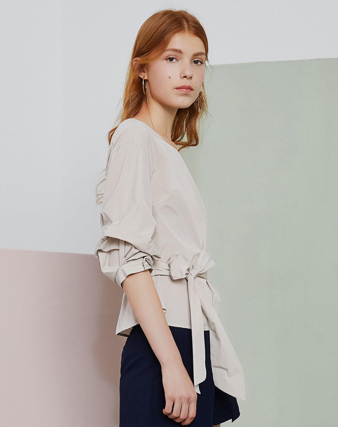 紅袖新款服飾，時(shí)尚自信之源，引領(lǐng)風(fēng)尚變化之路