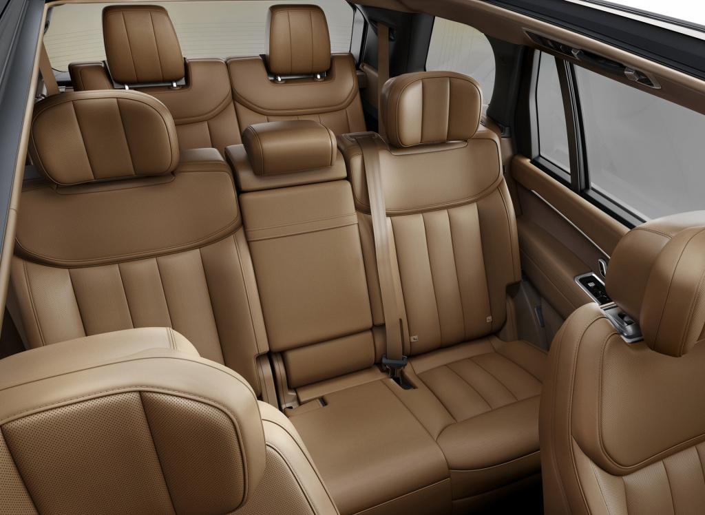 全新攬勝亮相,全新攬勝亮相，小巷中的隱藏寶藏，探索未知的獨特風(fēng)情！