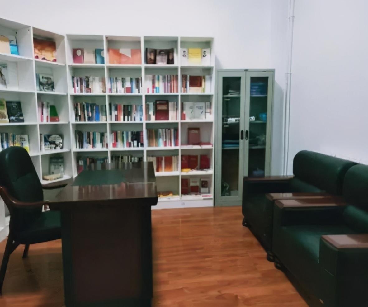 時(shí)代進(jìn)步與農業(yè)創(chuàng  )新，2016年新款花椒收割機亮相