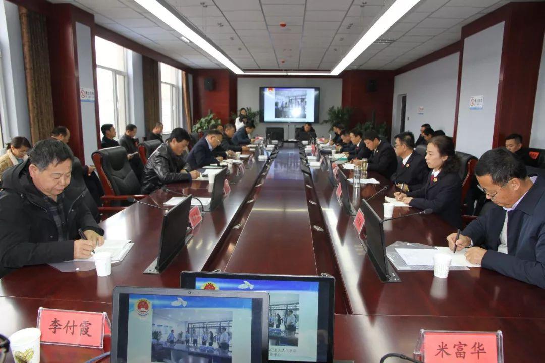 廢品回收新趨勢，小巷中的綠色奇遇之旅