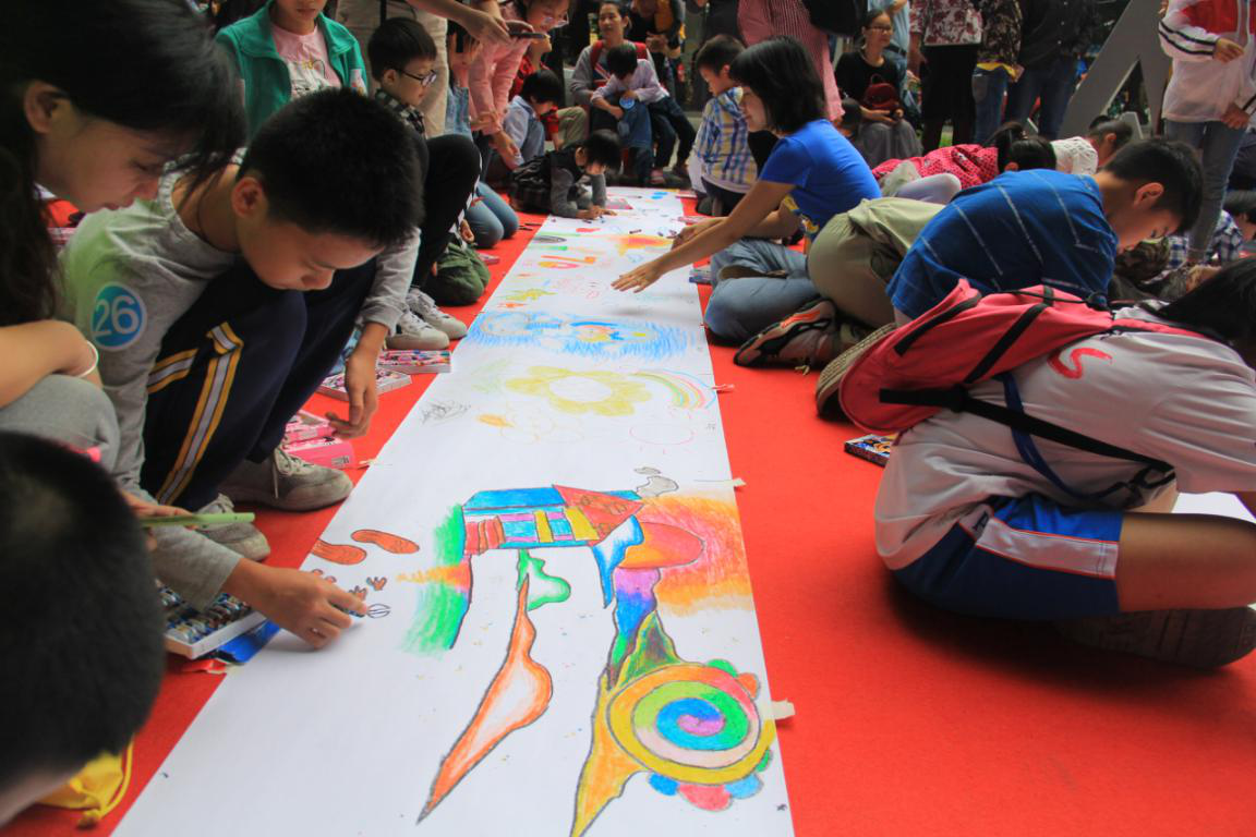 小巷中的藝術(shù)寶藏，大型繪畫(huà)比賽盛況展示