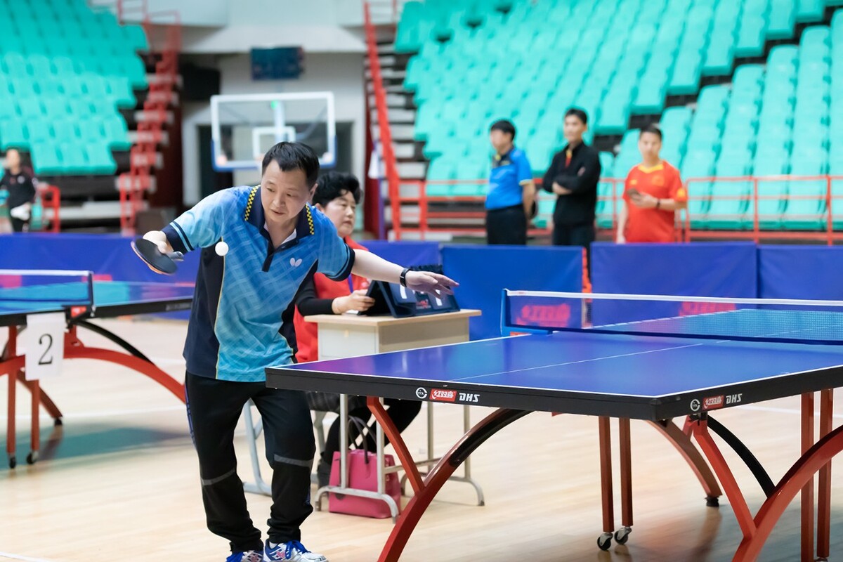 乒乓球比賽，小巷中的精彩乒乓秘境與激烈對決