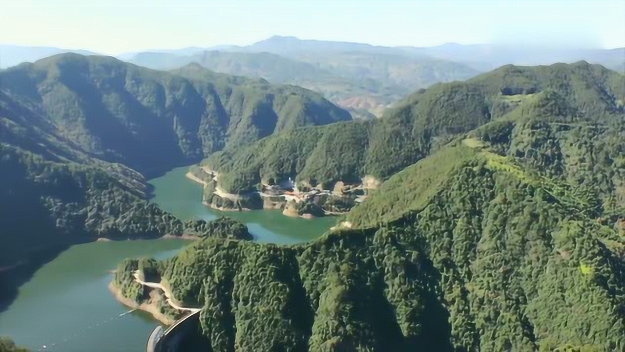 風(fēng)水大師揭秘，墳地選址奧秘與大自然美景的邂逅之旅