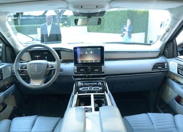 現代木紋門(mén)款式推薦，選購、安裝指南與流行趨勢解析