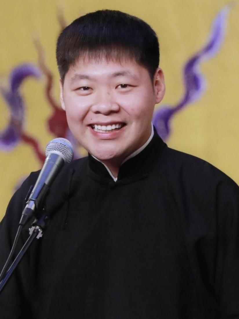 相聲演員鶴，傳承與創(chuàng  )新的藝術(shù)人生之旅