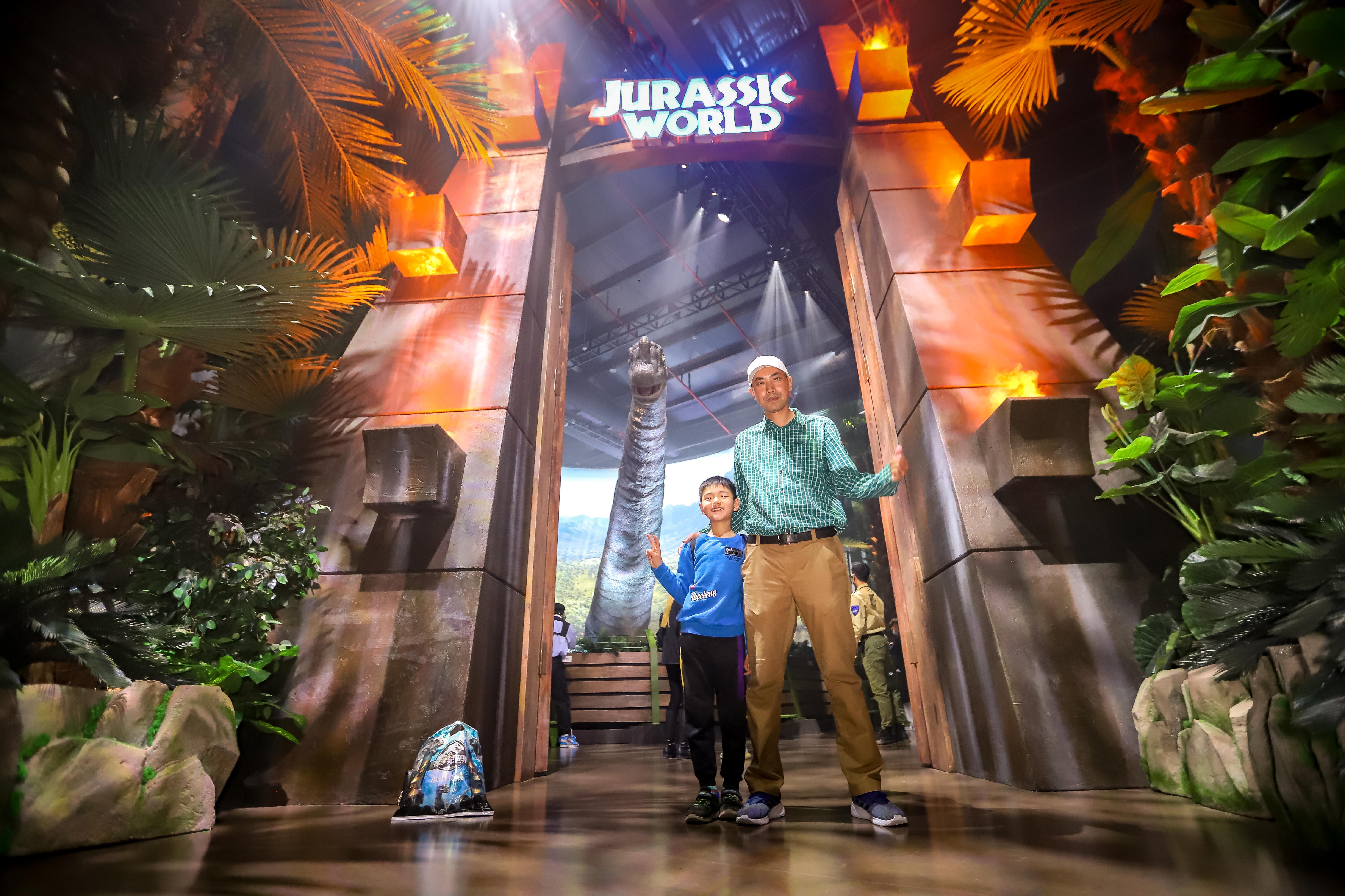 侏羅紀世界電影，自然探險之旅，探尋內心平和與幽默的旅程