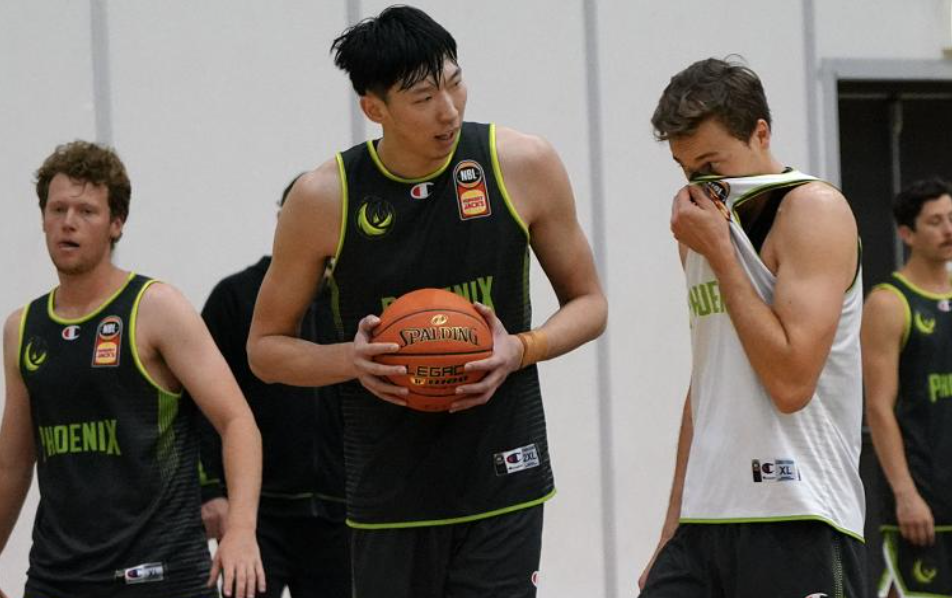 周琦最新視頻展現籃球巨星風(fēng)采！