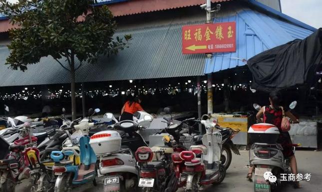 鎮平貼吧科技新品亮相，體驗未來(lái)生活新紀元最新動(dòng)態(tài)