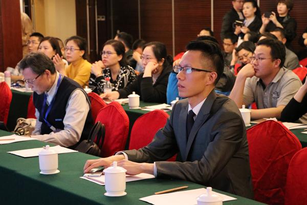 脫發(fā)最新進(jìn)展，頭頂奇遇與友情力量的力量探索