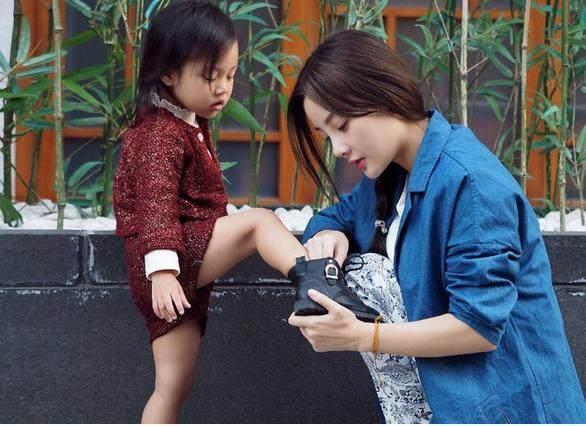 李小璐最新眼睛照片，科技魅力下的視界革新之美