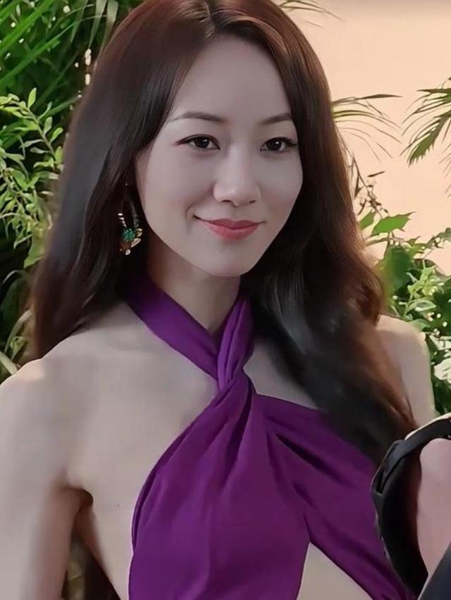 女性頭像時(shí)尚潮流演變，最新風(fēng)尚與2025年流行趨勢預測