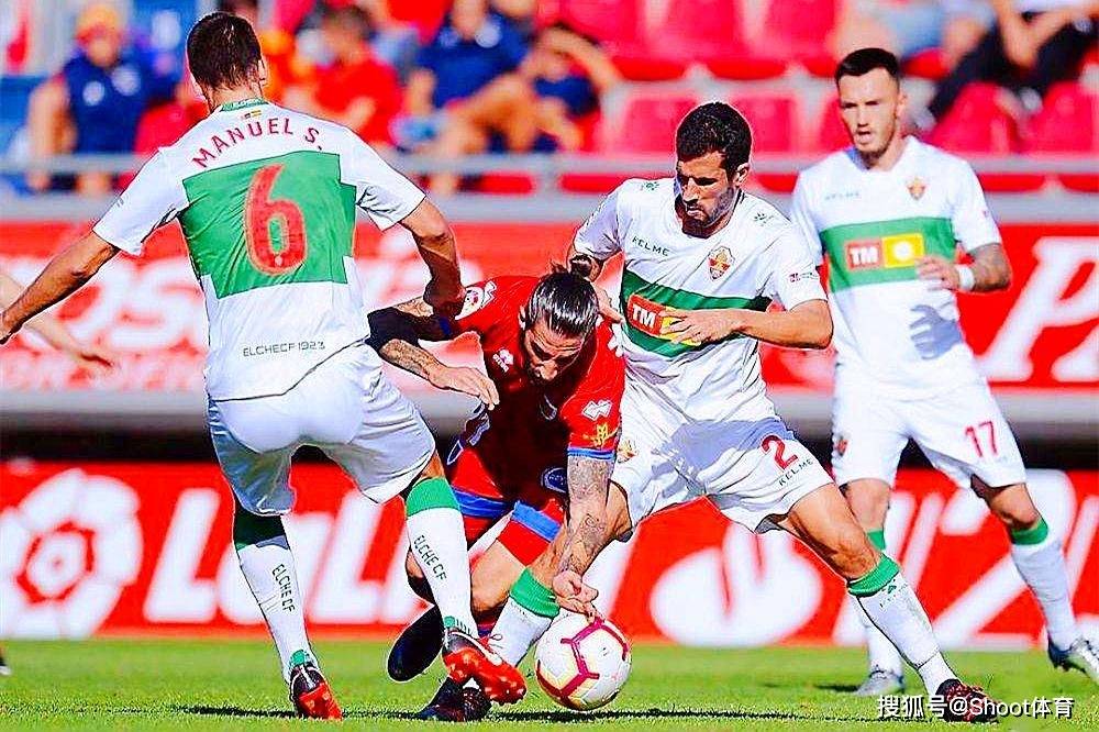 西甲賽場(chǎng)激戰正酣，熱血沸騰瞬間大揭秘！