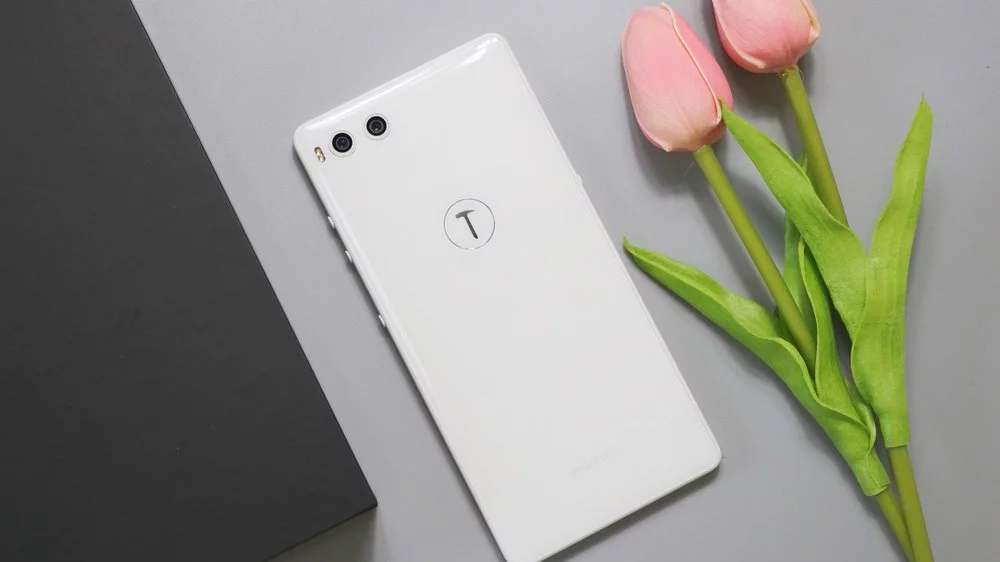 錘子最新旗艦，科技與情感的完美交融