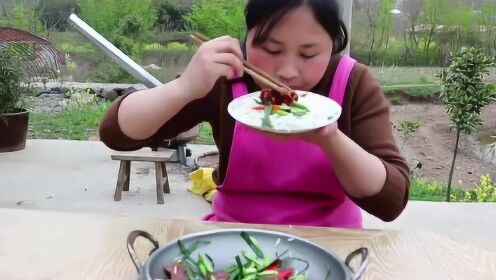 胖妹的自然美食之旅，探索自然美景下的最新烹飪體驗