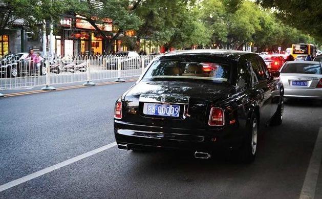 探索未知魅力小店，最新手機小號隱秘于小巷之中