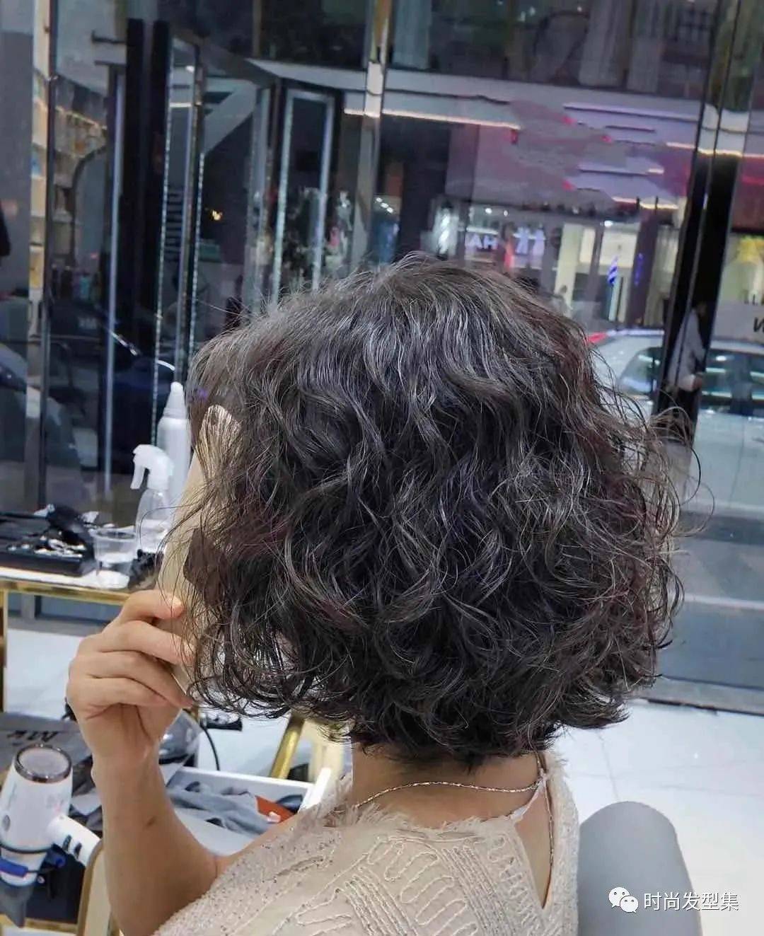 時(shí)尚潮流新選擇，最新造型燙燙發(fā)引領(lǐng)潮流風(fēng)向標