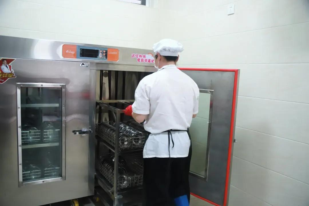 中國新冠肺炎最新動(dòng)態(tài)及觀(guān)點(diǎn)論述概述