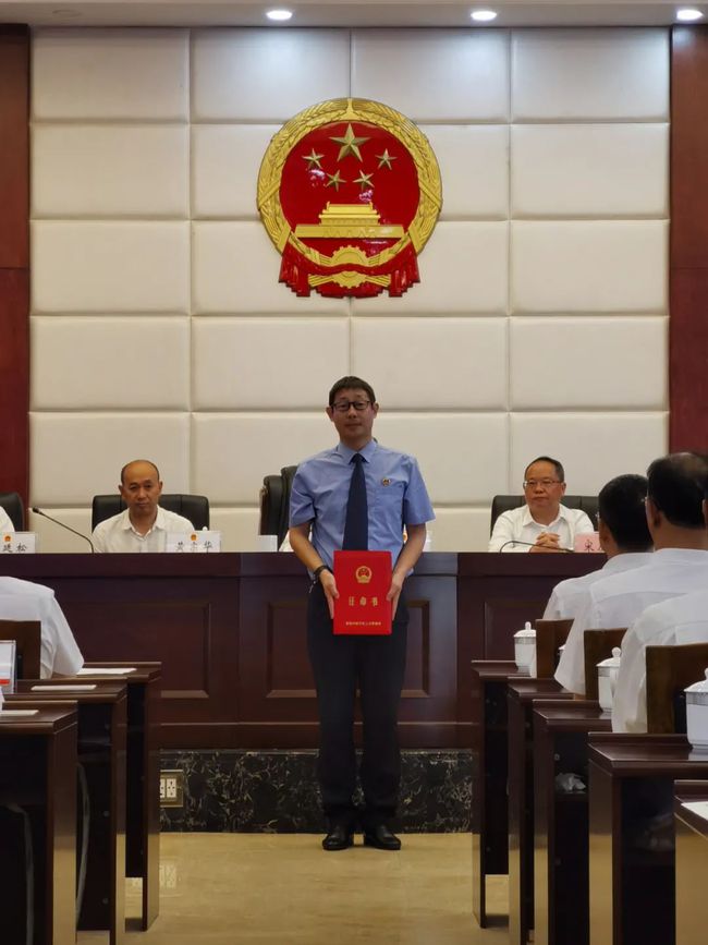 張宇新引領(lǐng)科技革新，揭秘其最新任職與高科技產(chǎn)品新動(dòng)向